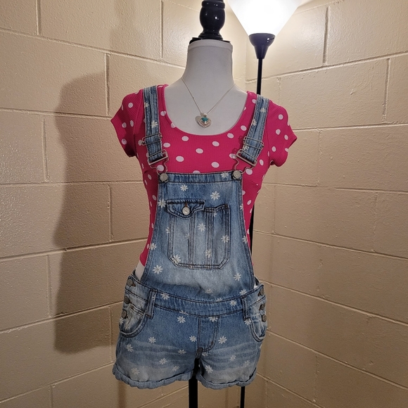 CLOSET CLEANOUT LEI Floral Shortalls - Picture 2 of 6
